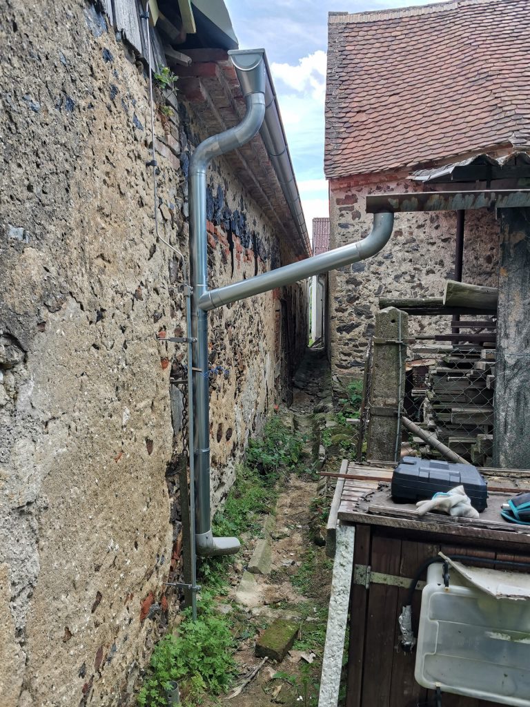 Okapy a svod do pozemních nádrží Lesonice